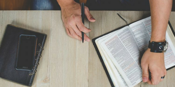 39 Essential Mobile Apps for Every Preacher