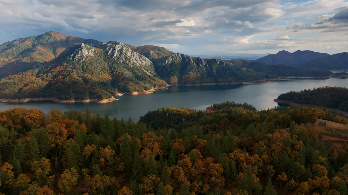 Lake Shasta Motion Background 01