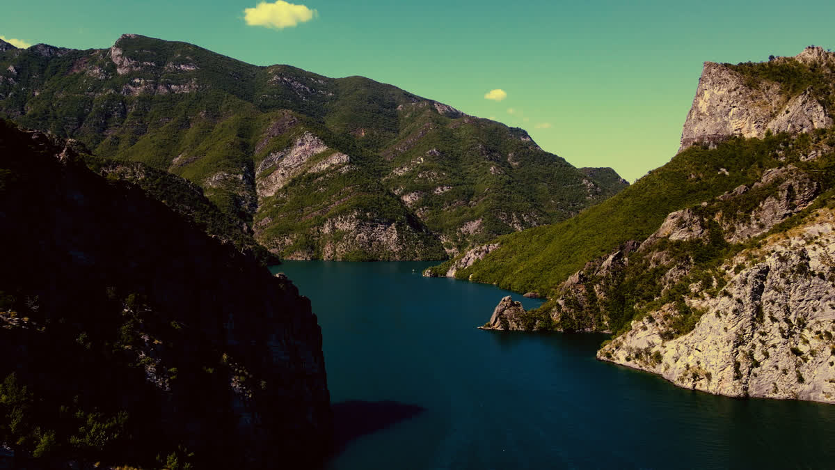 Vintage Lake 1 Alt