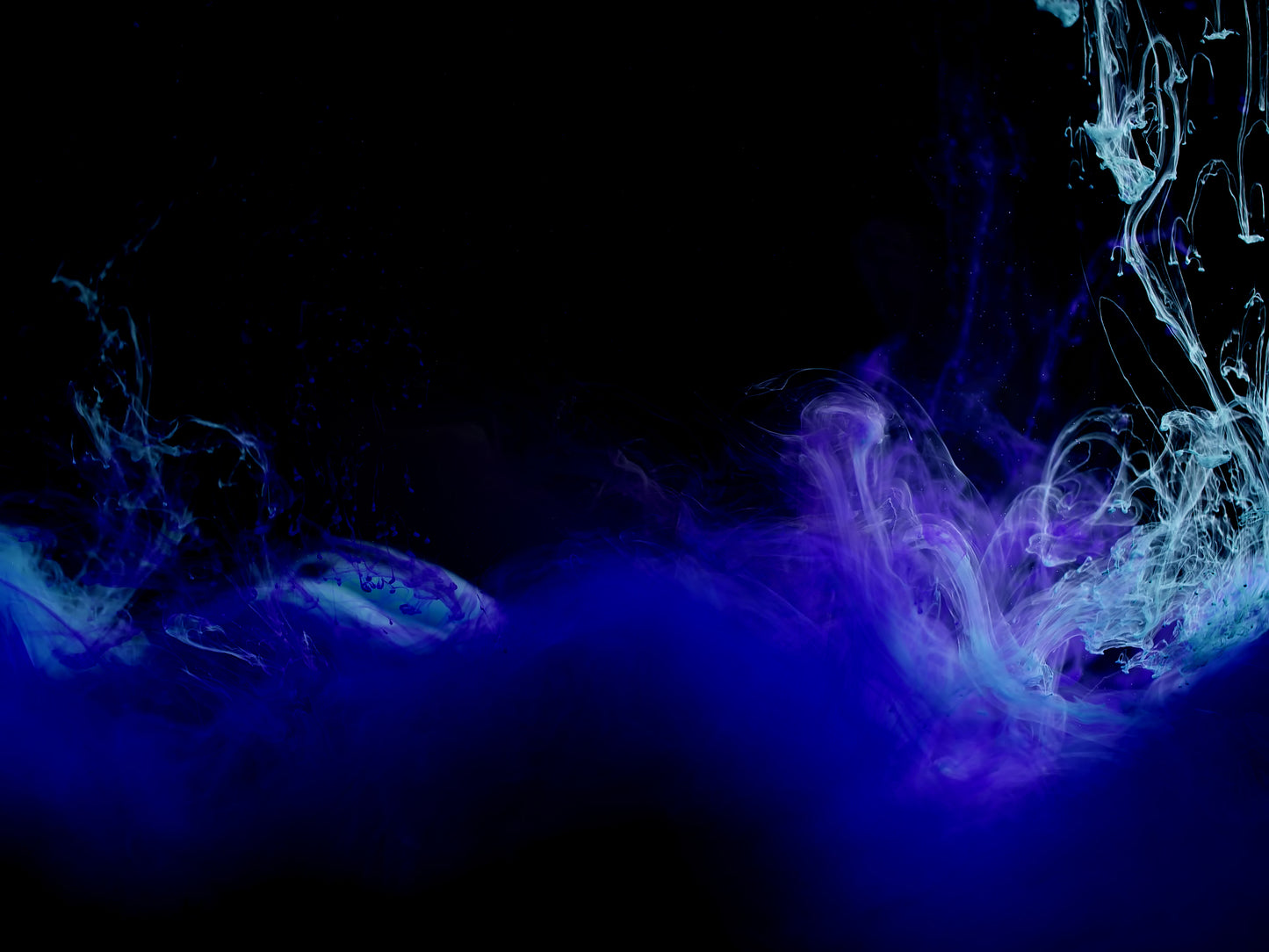 Iridescent Royal Blue Delayed Swirl (Long Play)