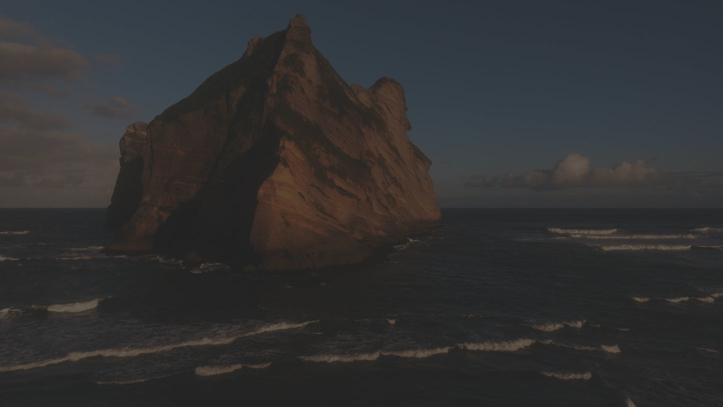 Oceanfront 13 Decontrast Still